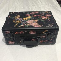 120971 Косметический футляр CX7677 
